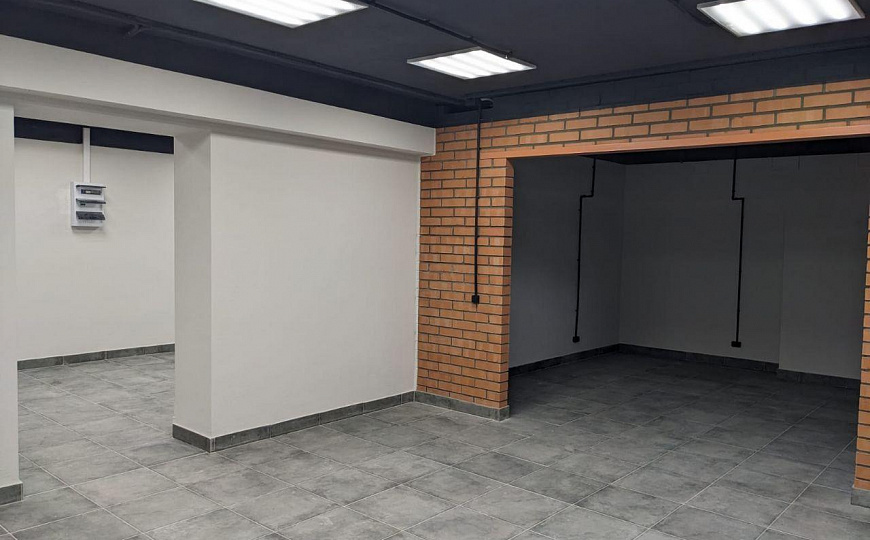 Помещение 186 м² под офис, салон, услуги. фото