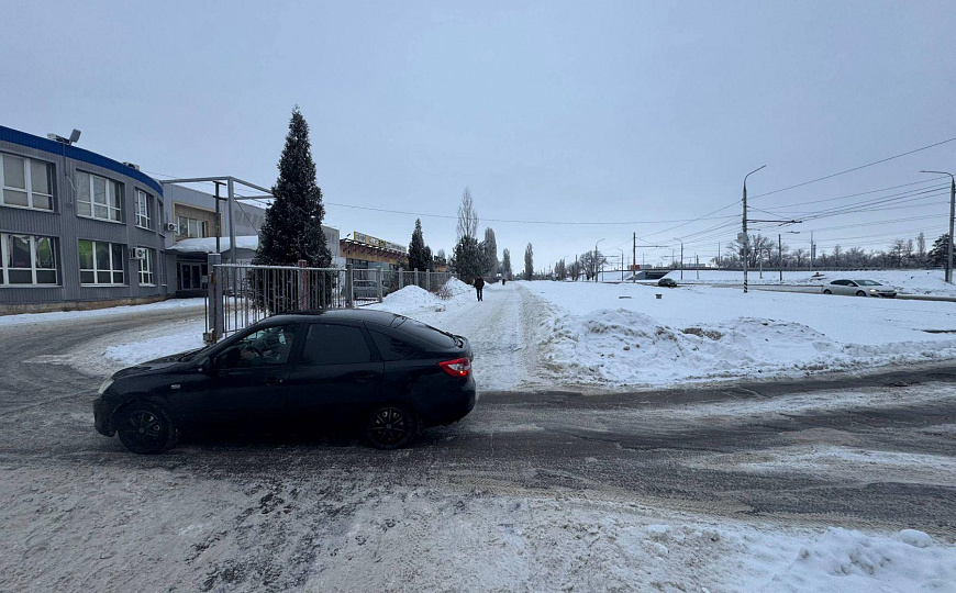 Сдается торговое помещение в ТЦ 5 Элемент фото