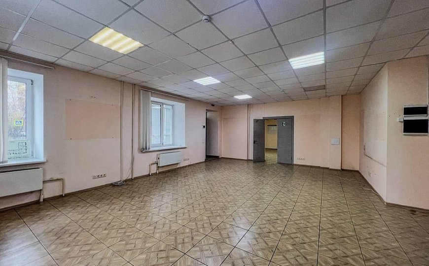 Коммерция от 64 м2 или 140 м2 в центре | 2 входа | Можно разделить фото