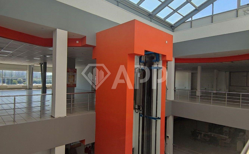 Бизнес-центр/офисный центр, 700 м² фото