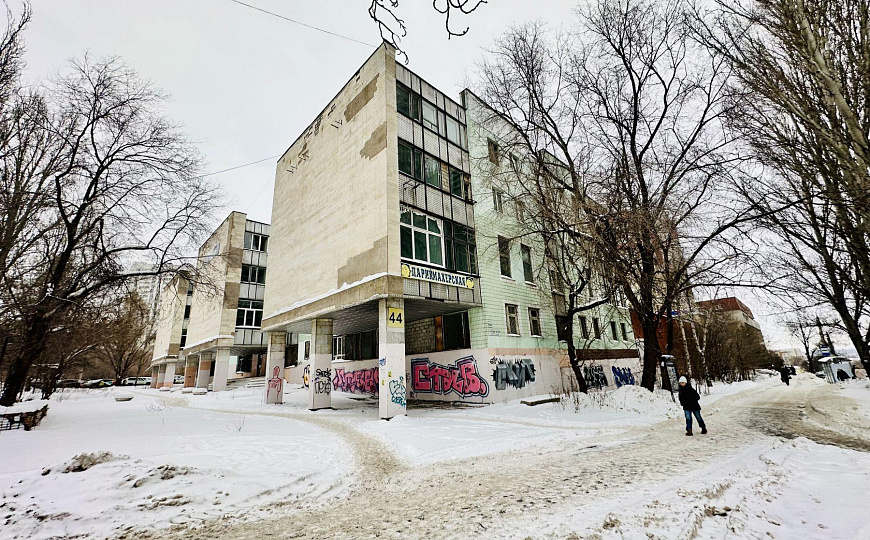 Продажа здания 5164.9 м2 с земельным участком 2328 м2  на 1 линии ул.Антонова-Овсеенко фото