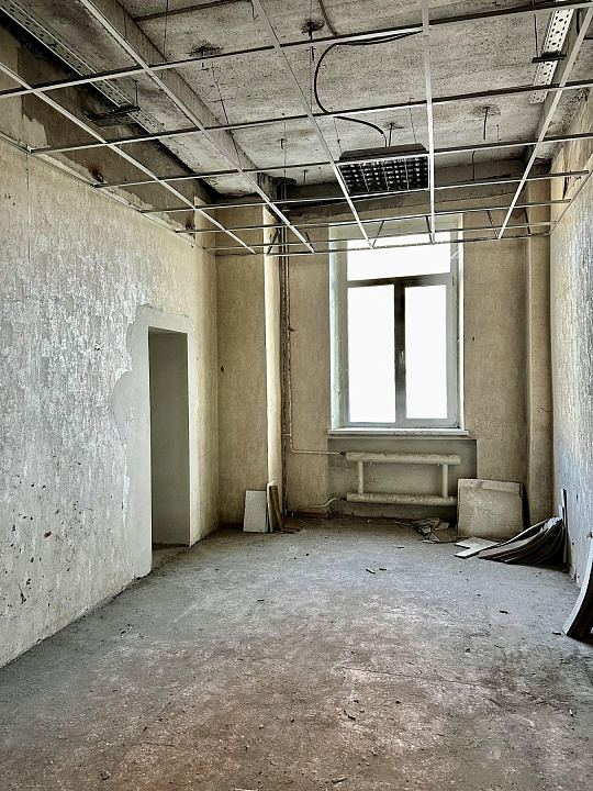 Продажа здания 5164.9 м2 с земельным участком 2328 м2  на 1 линии ул.Антонова-Овсеенко фото