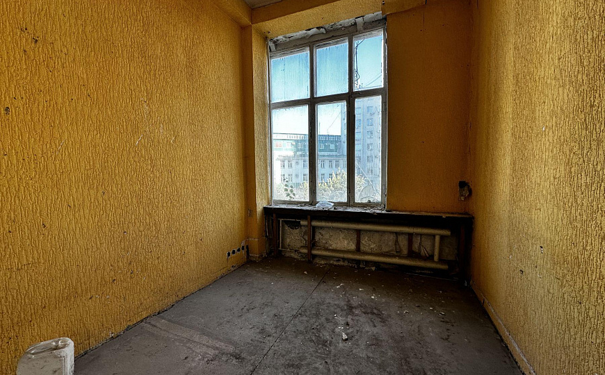 Продажа здания 5164.9 м2 с земельным участком 2328 м2  на 1 линии ул.Антонова-Овсеенко фото