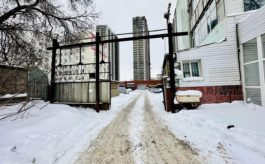 Продажа здания 5164.9 м2 с земельным участком 2328 м2  на 1 линии ул.Антонова-Овсеенко фото