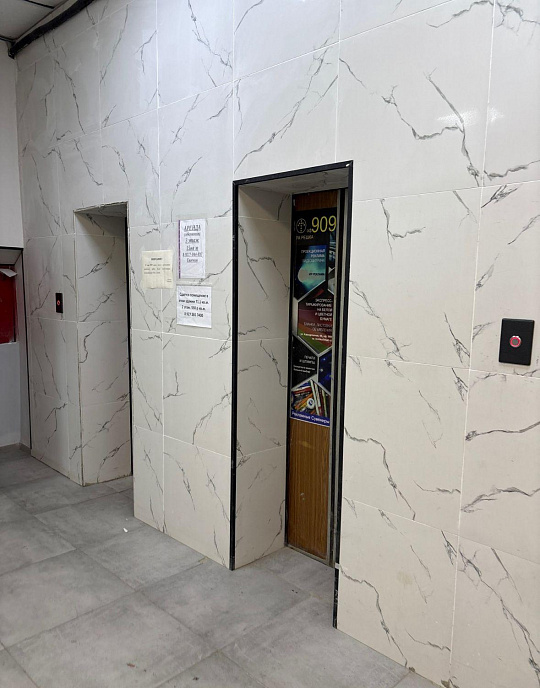 Офис на первой линии, высокий трафик, новый ремонт фото