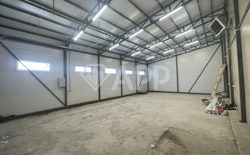 Тёплый склад вблизи города у трассы М-7. фото