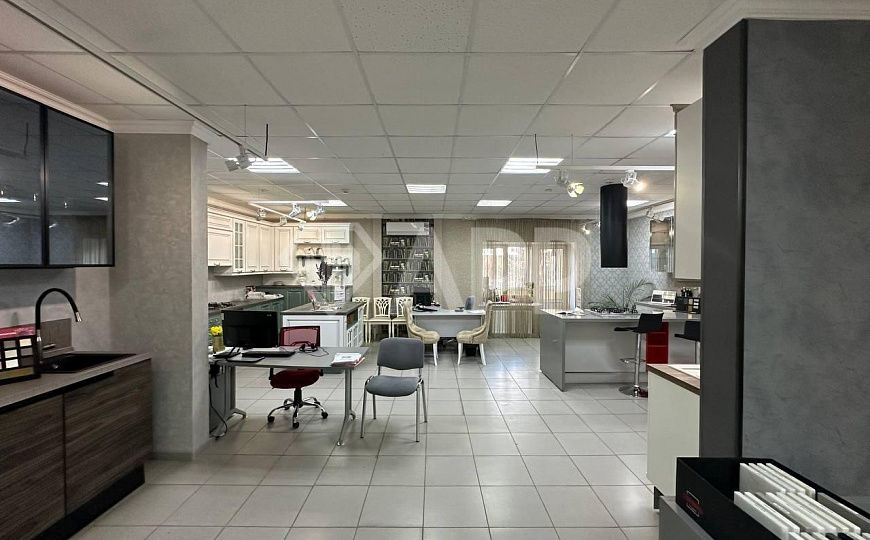 Помещение под магазин или офис на высоком автомобильном трафике, 158,4м² фото