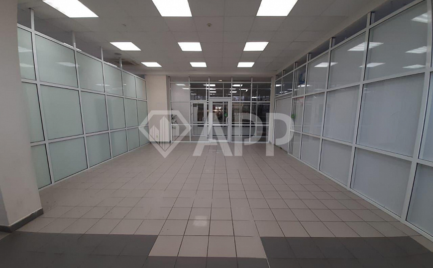 Сдам торговое помещение фото