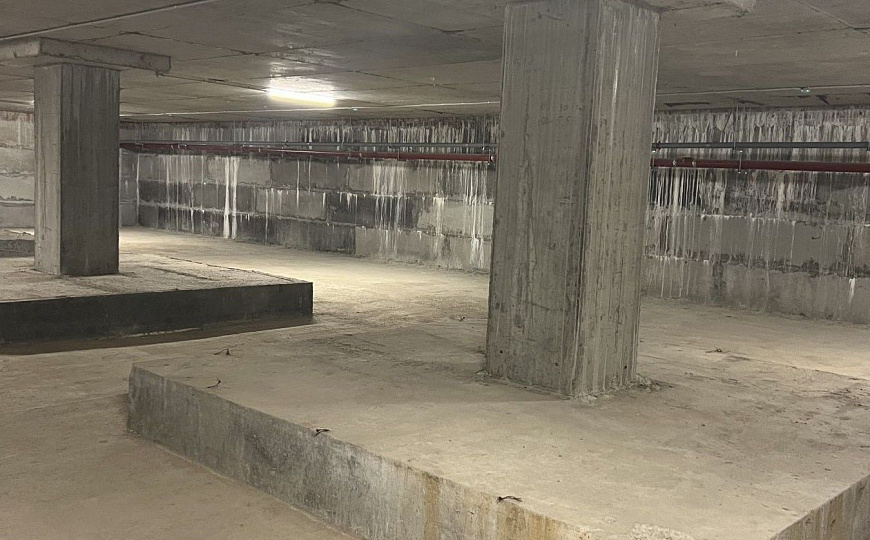 Цоколь в паркинге  2 500 м² фото