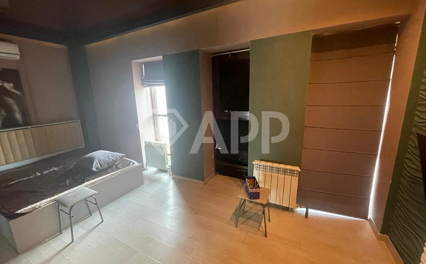 Помещение в центре с панорамнами окнами. фото