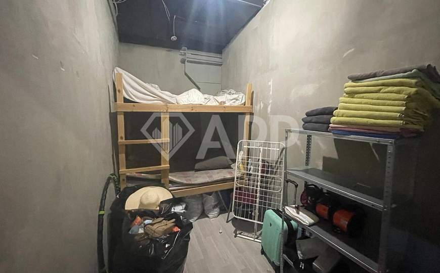 Помещение в центре с панорамнами окнами. фото