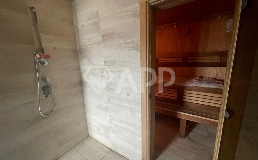 Помещение в центре с панорамнами окнами. фото