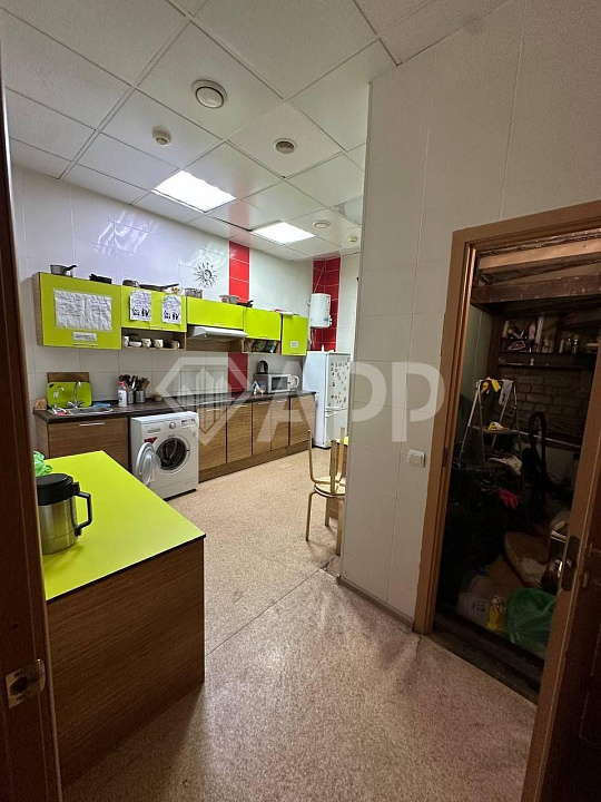 Помещение свободного назначения 375м² в центре города фото