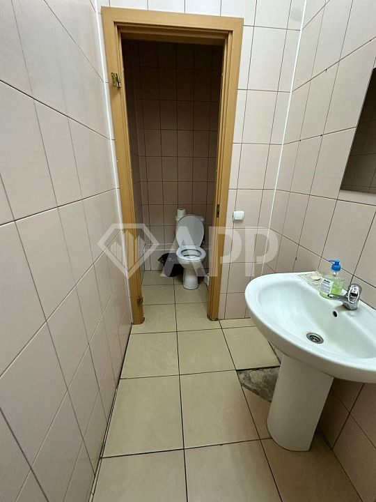 Помещение свободного назначения 375м² в центре города фото