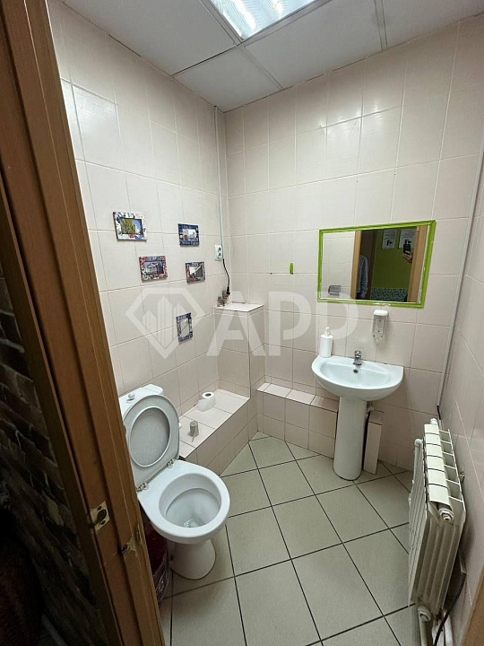 Помещение свободного назначения 375м² в центре города фото