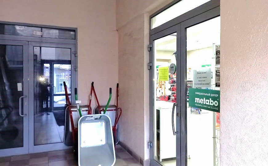 Торговое помещение 259,9 м2 фото