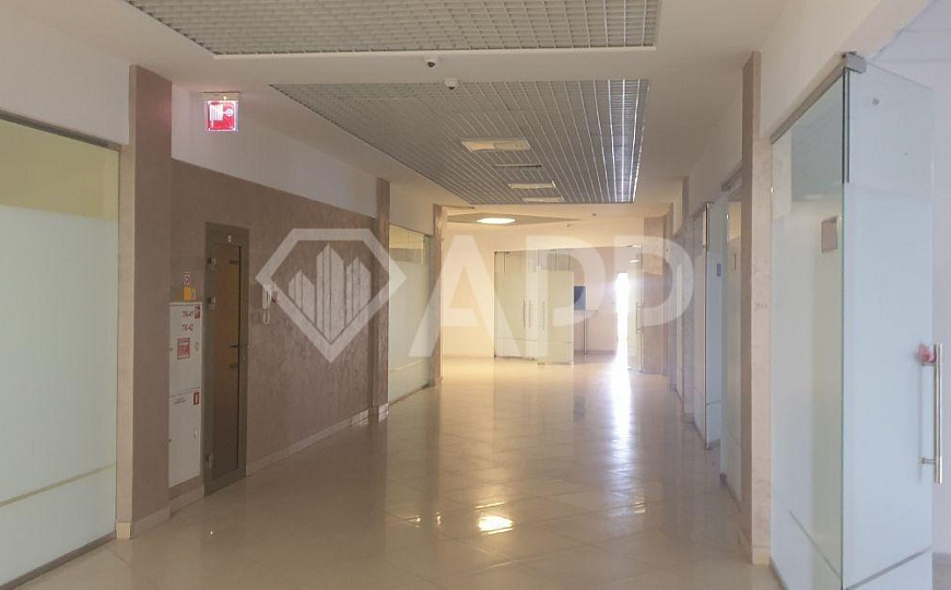 ТК на левом под торговлю, мед.центр, фитнес, банк фото