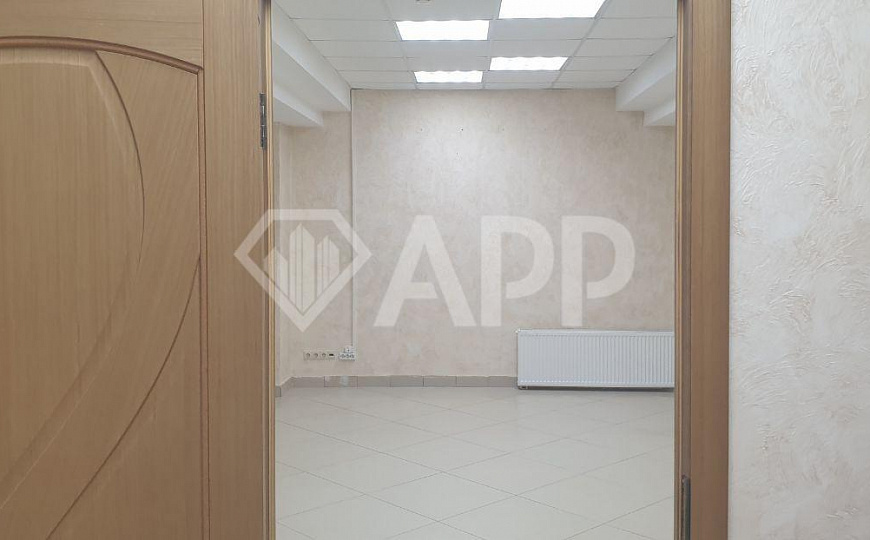 ТК на левом под торговлю, мед.центр, фитнес, банк фото