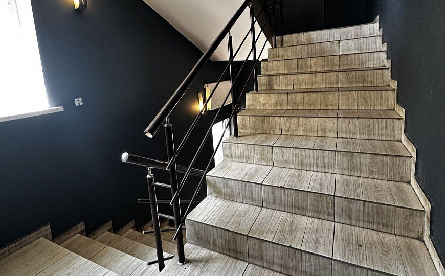 Здание 818,8 м² на 1 линии ул. Молодогвардейской фото