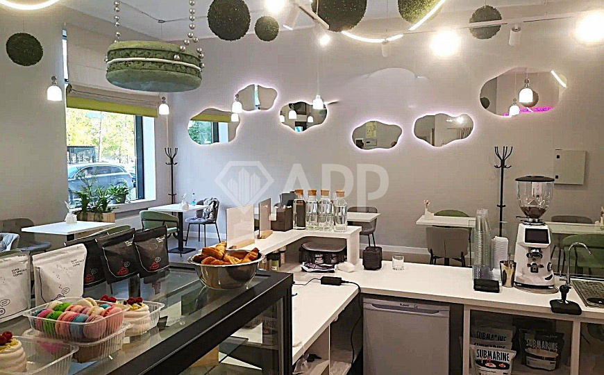 Сдаю площадь в ЖК, в стилобате, 127 м. фото