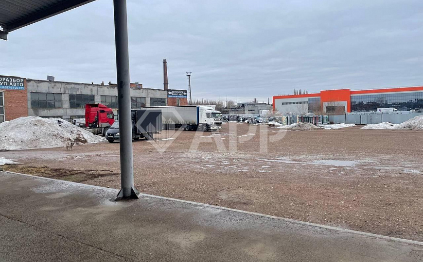 Теплый склад на территории города фото