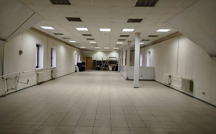Сдам 240 м² на 2 этаже ТЦ. Соседи FixPrice и цветы. Рядом ЖК «Сакраменто» фото