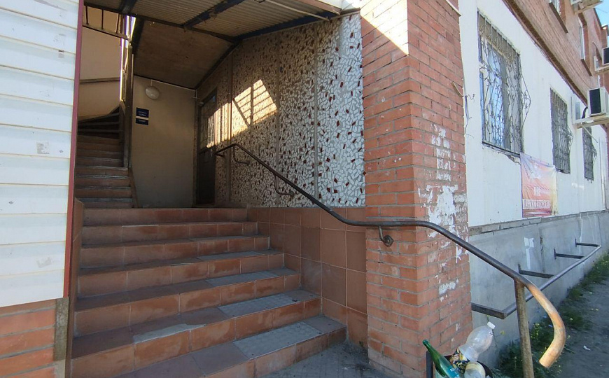 Помещения под магазин, офис 80 м2 фото