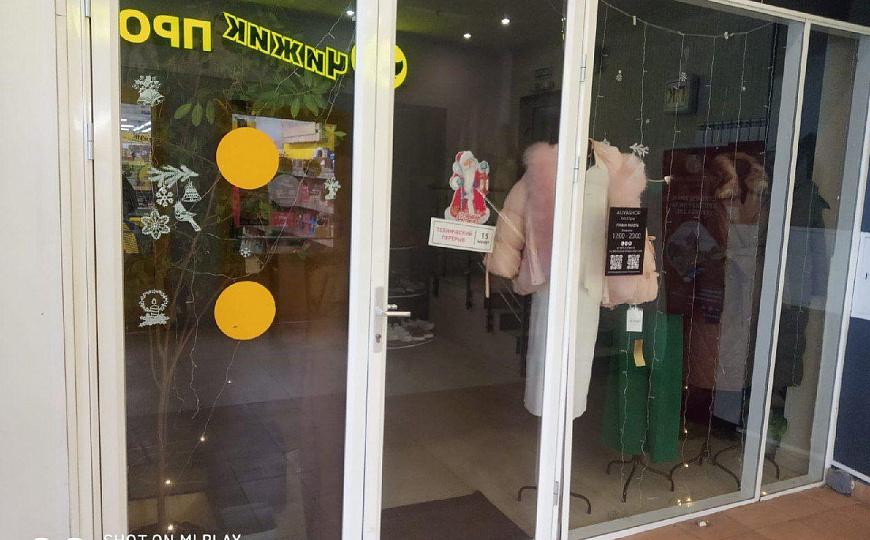 В ТЦ место у центрального входа фото