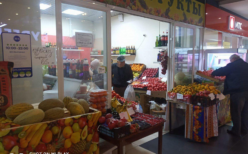 В ТЦ место у центрального входа фото