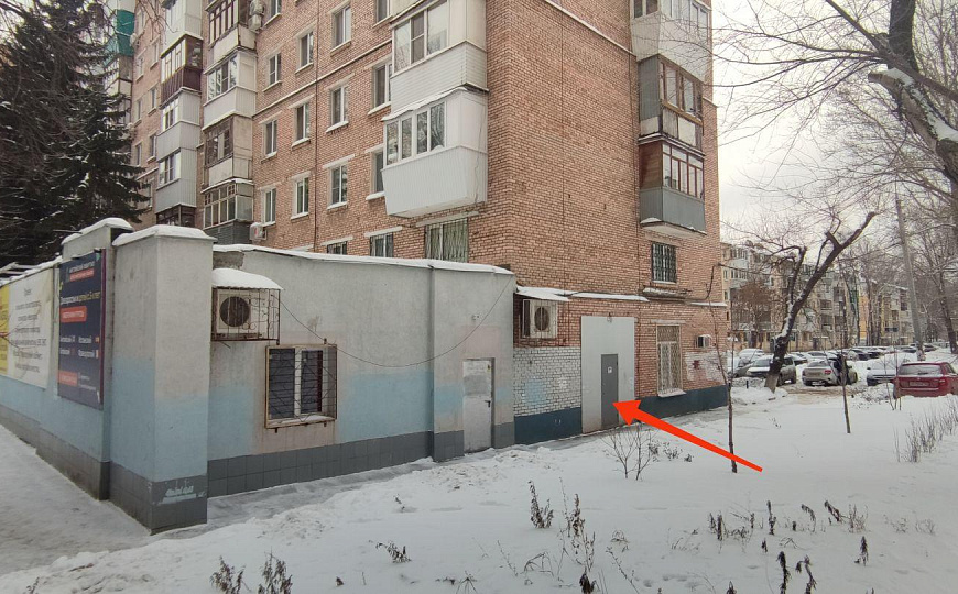 Помещение с отдельным входом на 1 линии фото