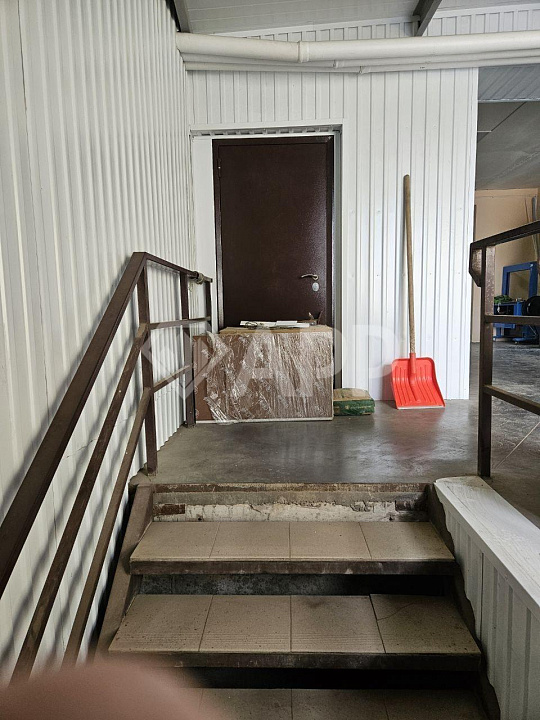  Помещение с дебаркадером фото