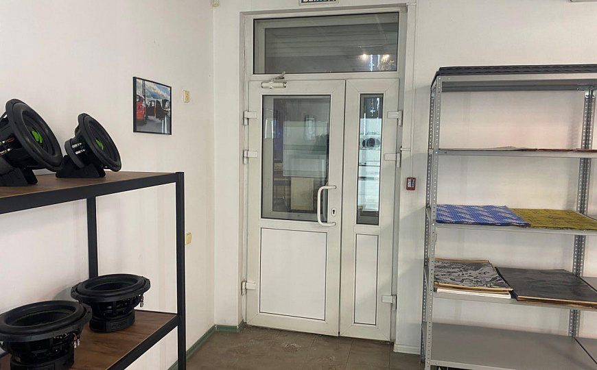 Торговое помещение на 1-й линии фото