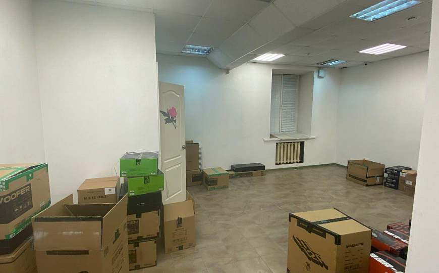 Торговое помещение на 1-й линии фото