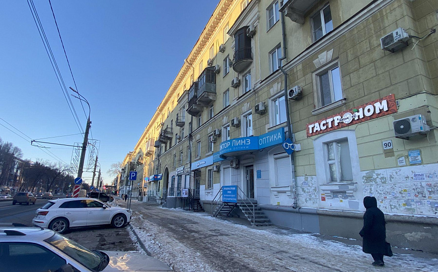Торговое помещение на 1-й линии фото