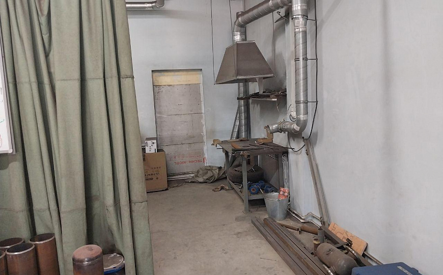 Производственное здание 200 м2 на ЗУ 6 соток фото