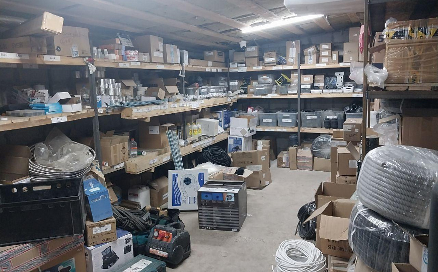 Производственное помещение, 200 м² на земле 6,6 соток фото