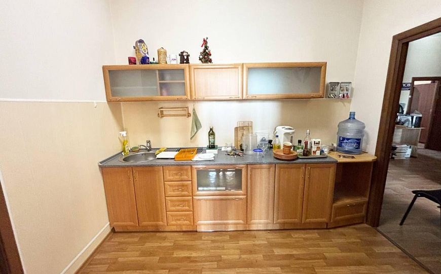 Офис 266 м с отдельным входом старый город фото