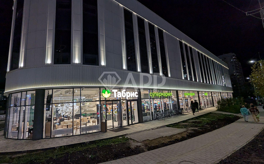 Сдам торговое помещение, 467 м² фото