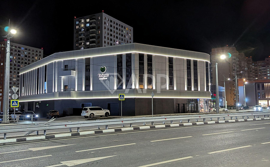 Сдам торговое помещение, 467 м² фото