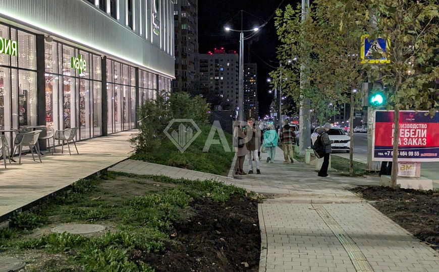 Сдам торговое помещение, 467 м² фото