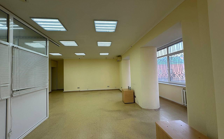 Продажа офиса 385 м2 на ул.А.Толстого фото