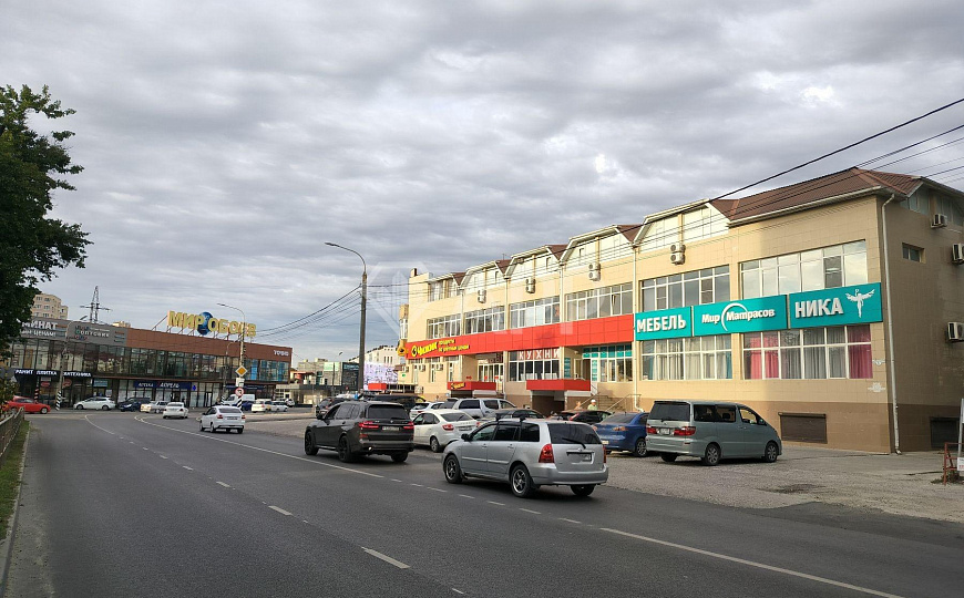 Сдаю помещение на первой линии, 350 м², с высоким трафиком фото