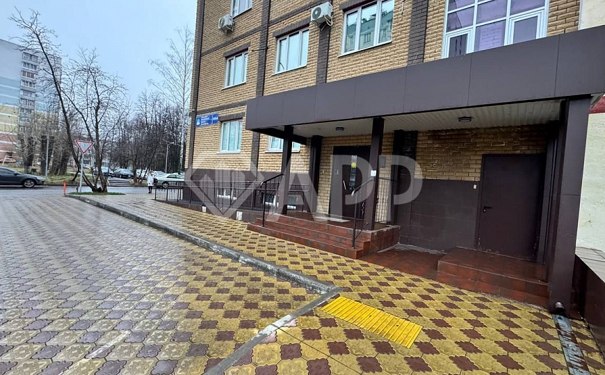  Офисное помещение в аренду  135м2 фото