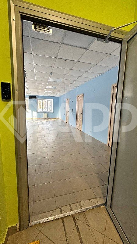  Офисное помещение в аренду  135м2 фото