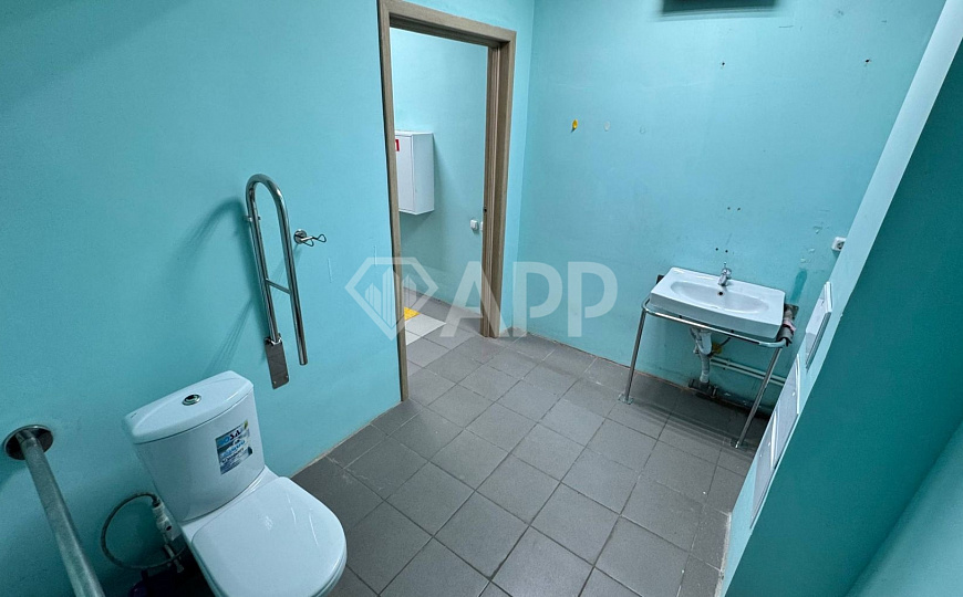  Офисное помещение в аренду  135м2 фото