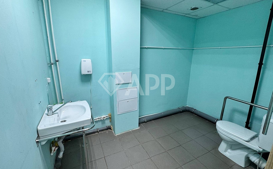  Офисное помещение в аренду  135м2 фото