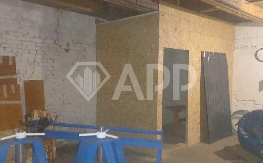 Сдам 300м² с дровяной печкой фото