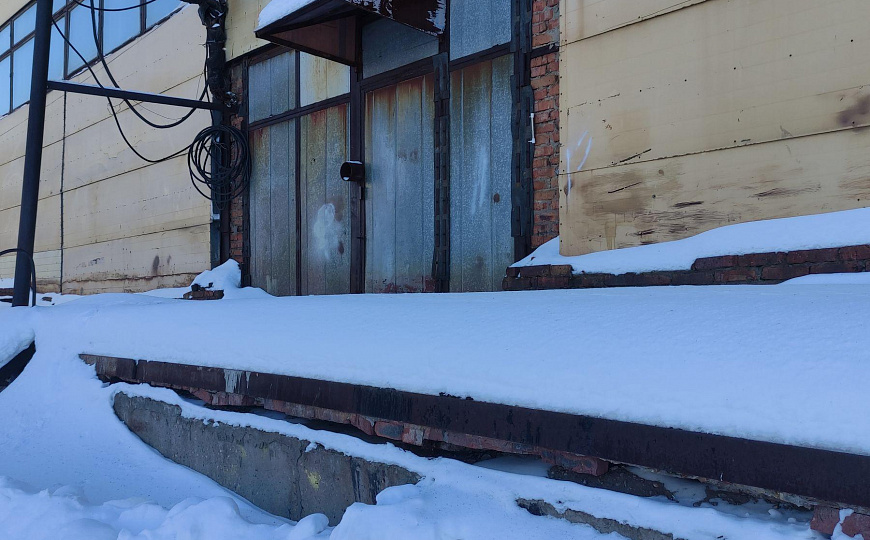 Цех, склад с пандусом, 200 м2 фото