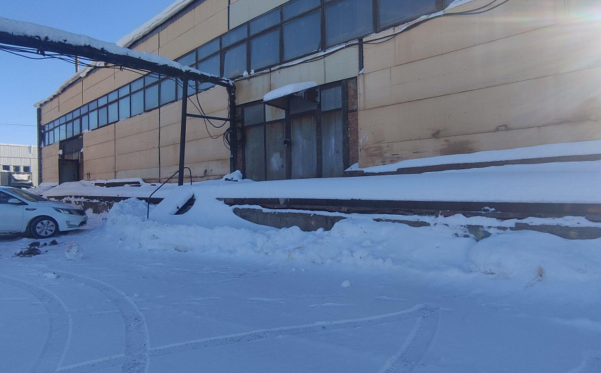 Цех, склад с пандусом, 200 м2 фото