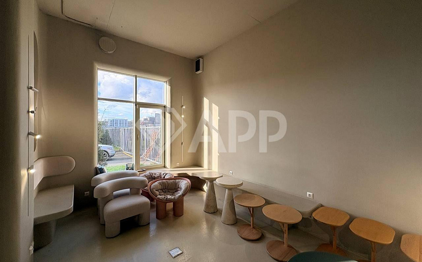 Сдаю торговое помещение, 66,3 м² фото